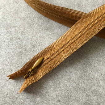 Молния YKK потайная неразъёмная, цвет светло-коричневый, 59 см МИК/59/7440 по цене 137 руб./штука