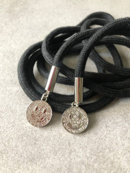 Шнурок чёрный, наконечник металл цвет серебро (подвеска смайл), длина 135 см ШКЧ/135/77174 по цене 295 руб./штука