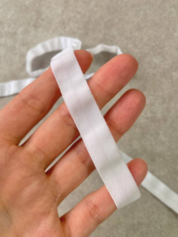 Резинка бельевая окантовочная молочного цвета, ширина 1,3 см Италия РИМ/13/59564 по цене 37 руб./метр